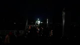 Ben pha hong ngu ve dem