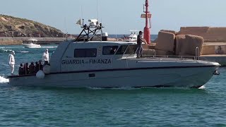 Lampedusa, lo sbarco dei 27 minori a bordo della Open Arms