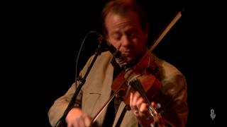 Stuart Duncan, Jerry Douglas & Hot Rize - Paddy on the Turnpike (Live on eTown)