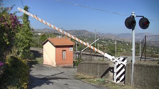 Spoorwegovergang Mascali (I) // Railroad crossing // Passaggio a livello