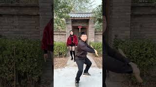 男人中国快剑练成了The man has mastered the Chinese fast sword#搞笑 #funny #kungfu #performance #shorts