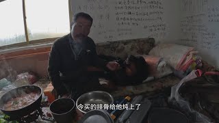 63岁老兵骑行青藏线，路遇一个浙江姑娘，单人重装骑行，真是个了不起的女孩【东戈黑黑旅行记】