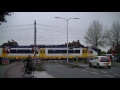 spoorwegovergang almelo de riet dutch railroad crossing