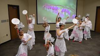 古典舞《雨中花》一群喜欢跳中国古典舞 舞姿优美的中美小姑娘  Chinese Dance - Flowers in the Rain