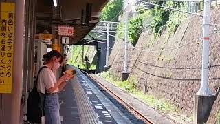 383系A7編成特急しなの長野行金山1番線通過