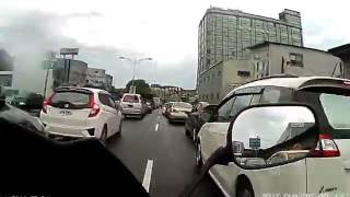 20161006靜止車流車道間超車要很小心吶~~~~