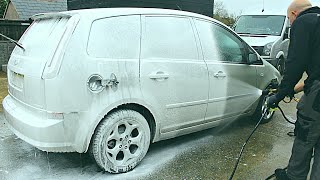 DIRTY FORD GETS A BATH