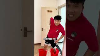 倒霉泰哥：想揍我？我有兄弟你有什么？#搞笑 #家庭搞笑 #funny #搞笑 #家庭搞笑 #搞笑 #搞笑段子 #搞笑段子 #funnyshorts #comedy