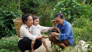 A single mother and a kind old lady stumble upon a poor stray dog – what will they do?