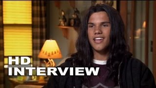 Twilight: Taylor Lautner "Jacob Black" On Set Interview | ScreenSlam