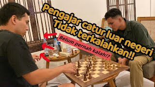 Atlet catur pengajar orang yang di luar negeri tak terkalahkan disini!! Akurasi hampir sempurna!!