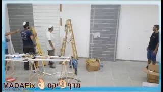 לוחות מחורצים וגונדולה לבנה