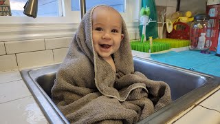 7 Month Old Baby Bath Time