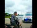 abang polis ada di atas jalan raya