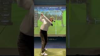 어쩜 이렇게 부드럽게 치시나요!?💯💯💯 | 예쁜스윙TV #shorts #golf #golfswing