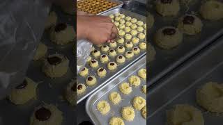 Cara Mengisi Cokelat pada Kue Tumbprint #tutorial #statisfying #kue #idejualan #resep #food #tips