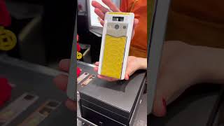 What does the 30,000 yuan Jincai Snake phone look like? The golden snake meets the double spring