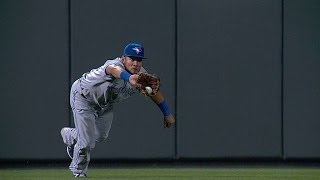 TOR@BAL: Melky lays out to make the grab