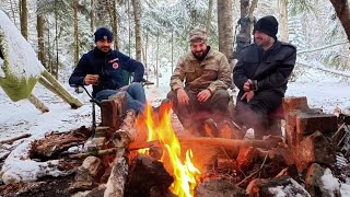 ISSIZ ORMANDA SICAK KAR KAMPI | AÇIK ATEŞTE TAVUK VE PATATES #bushcraft #kamp