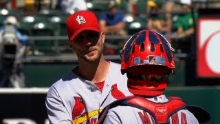 STL@OAK: Wainwright fans eight in complete-game gem