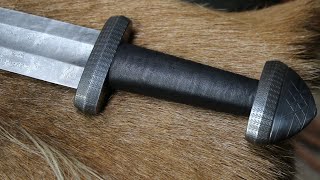 Forging a wild Damascus viking sword, part 4, making the handle.