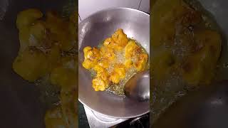 फ्लावर का स्वादिष्ट पकौड़ी फ्लावर का स्वादिष्ट भजिया #bhajiya #tasty #trending #pakoda #shorts