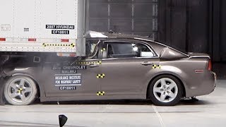 Eight trailer makers earn IIHS underride protection award