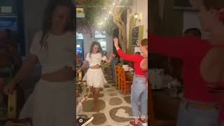 Serenay Sarıkaya' Sevgilisi Umut Evirgen'e böyle dans etti !