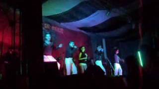 Grupo Dkdaz  en Rumba tropical