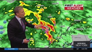 First Alert weather: CBS2 update at 9 p.m.