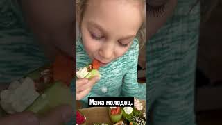 Вкусные гунканы-суши.