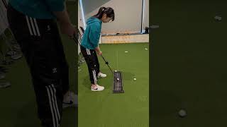 スライスラインでも色んな練習の仕方があります✨#golf #ゴルフ #ゴルフスイング #レッスン #レッスン動画 #女子プロ #男子プロ #パター #パッティング #パターレッスン#プロゴルファー