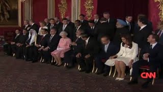 Quando la regina Elisabetta richiamò Berlusconi per aver urlato «Mr Obama» durante il G20