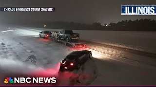 Weekend wintry mix brings heavy snow, flight disruptions across U.S.