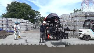 インターロッキングブロック舗装　機械施工省力化　Optimas Paver Laying Machine S19