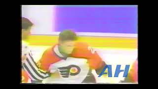 NHL Oct. 19, 1985 Dave Brown,PHI v Dan Mandich,MIN Philadelphia Flyers Minnesota North Stars