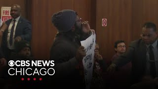 Spectators cleared from Chicago City Council amid chaotic budget hearing