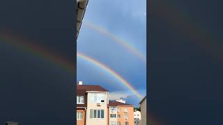 #Цвета природы: двойная яркая #радуга 🌈 и дождливое серое #небо double rainbow view 4k