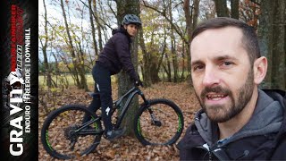 Wie stehe ich richtig auf dem Mountainbike | MTB Fahrtechnik Tutorial für Anfänger | Leo Kast