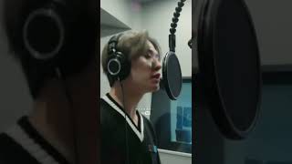 Stray Kids Recording 'TOPLINE' #straykids #youtube #shorts