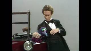 The￼ Muppet Show - 103: Joel Grey - Gonzo’s Stunt: Automobile (1976)