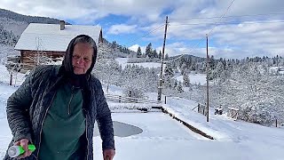 The lonely life of an 80-year-old grandmother on a snow-covered mountain top 🏔️