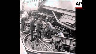 CAN199 THREE DIE IN TRAIN DERAILMENT AT CHEADLE HULME IN ENGLAND