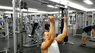 Supinated Grip Lat Pulldowns