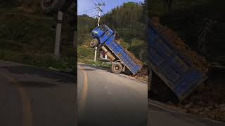 Super Skill Driving and Unloading 🔥😮👍- #skilleddriving #precisionunloading #shortvideo