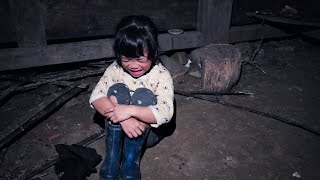 The Orphan Girl lives in a gloomy house, making a living by trading, The poor child