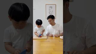 【閲覧注意】2歳児に初めて包丁を持たせてみたら・・・ #shorts