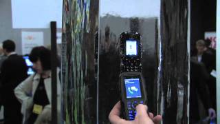 Sonim XP3300 Force - Demonstration auf dem Mobile World Congress 2011