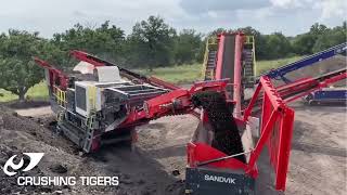 Sandvik QI442 Impact Crusher feeding the Sandvik QA441Tracked Double Screen - Recycling Ashphalt