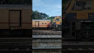 AJJ WAP4 with Mangalore central Madgaon junction passenger arrives at Surathkal railway station